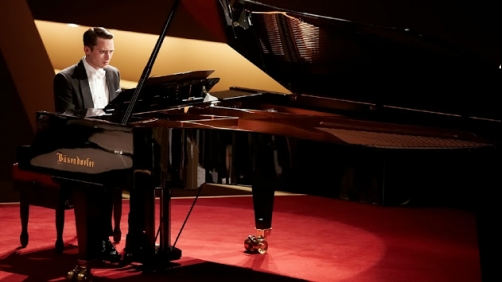 ‘Grand Piano’ Trailer - Elijah Wood Is Taught about Stage Fright by John Cusack